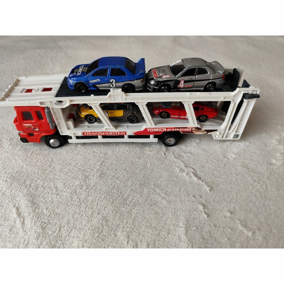 トミカ　びゅんびゅんサーキット　キャリアカーセット Amazon | トミカ びゅんびゅんサーキットキャリアカーセット