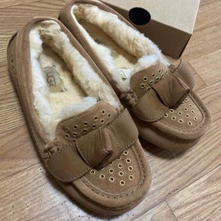 UGG（スリッポン/モカシン ・ ブラウン/茶色系）のフリマ