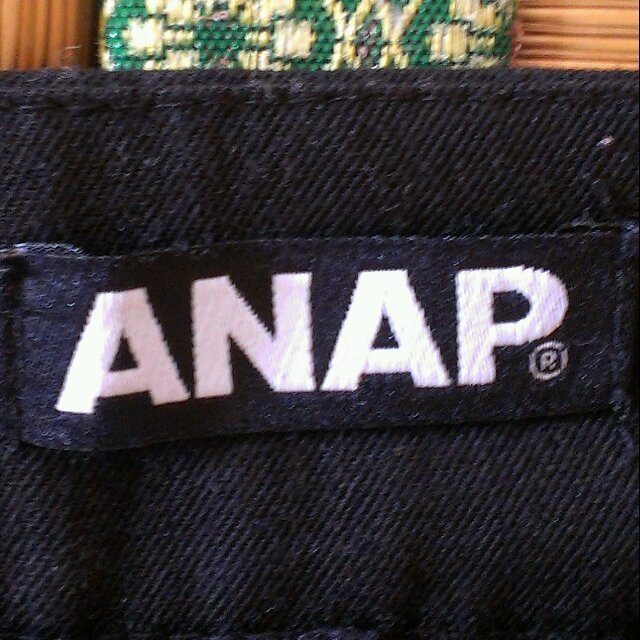 ANAP(アナップ)のANAP  ブラックパンツ☆ レディースのパンツ(クロップドパンツ)の商品写真