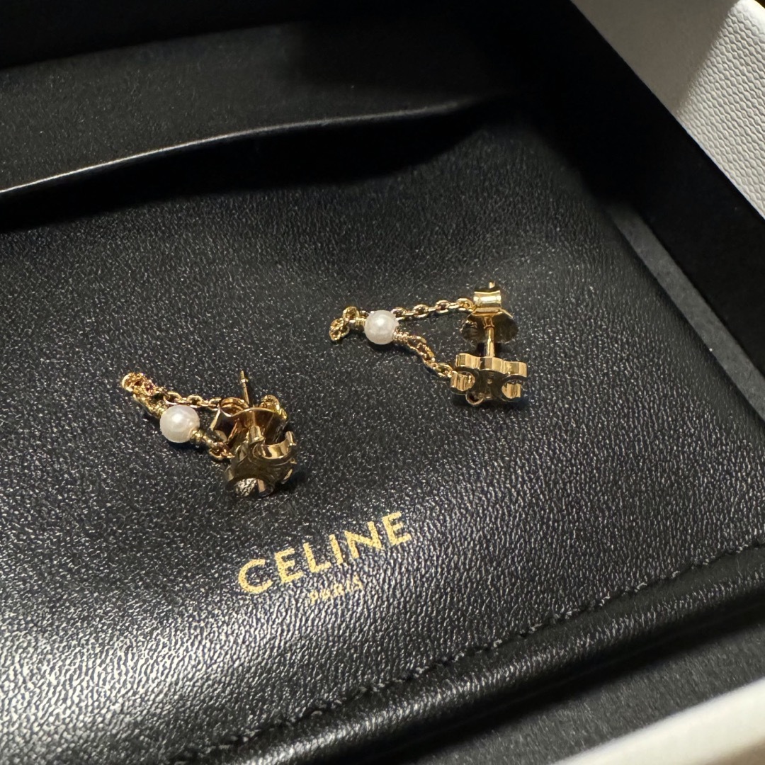 CELINE - CELINEトリオンフ チェーンパール ピアス の通販 by CELINE - CELINEトリオンフ チェーンパール ピアス の通販 by