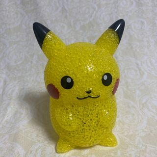 ポケモン　フィギュア　ピカチュウ　LED ライト　電池3個必要　出品時動作確認済(キャラクターグッズ)