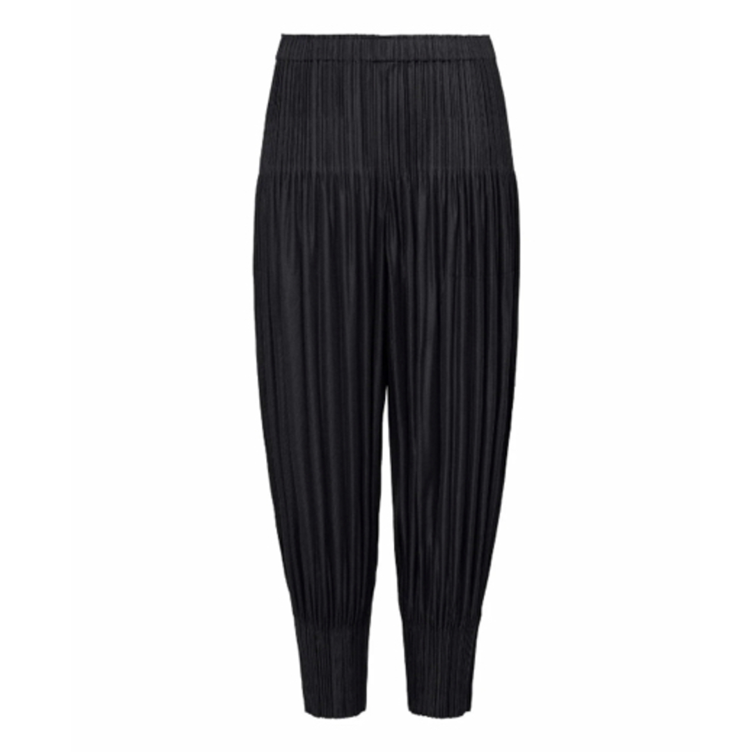 PLEATS PLEASE FLUFFY BASICS BLACK サイズ3 パンツ PLEATS PLEASE FLUFFY BASICS BLACK サイズ3 パンツ