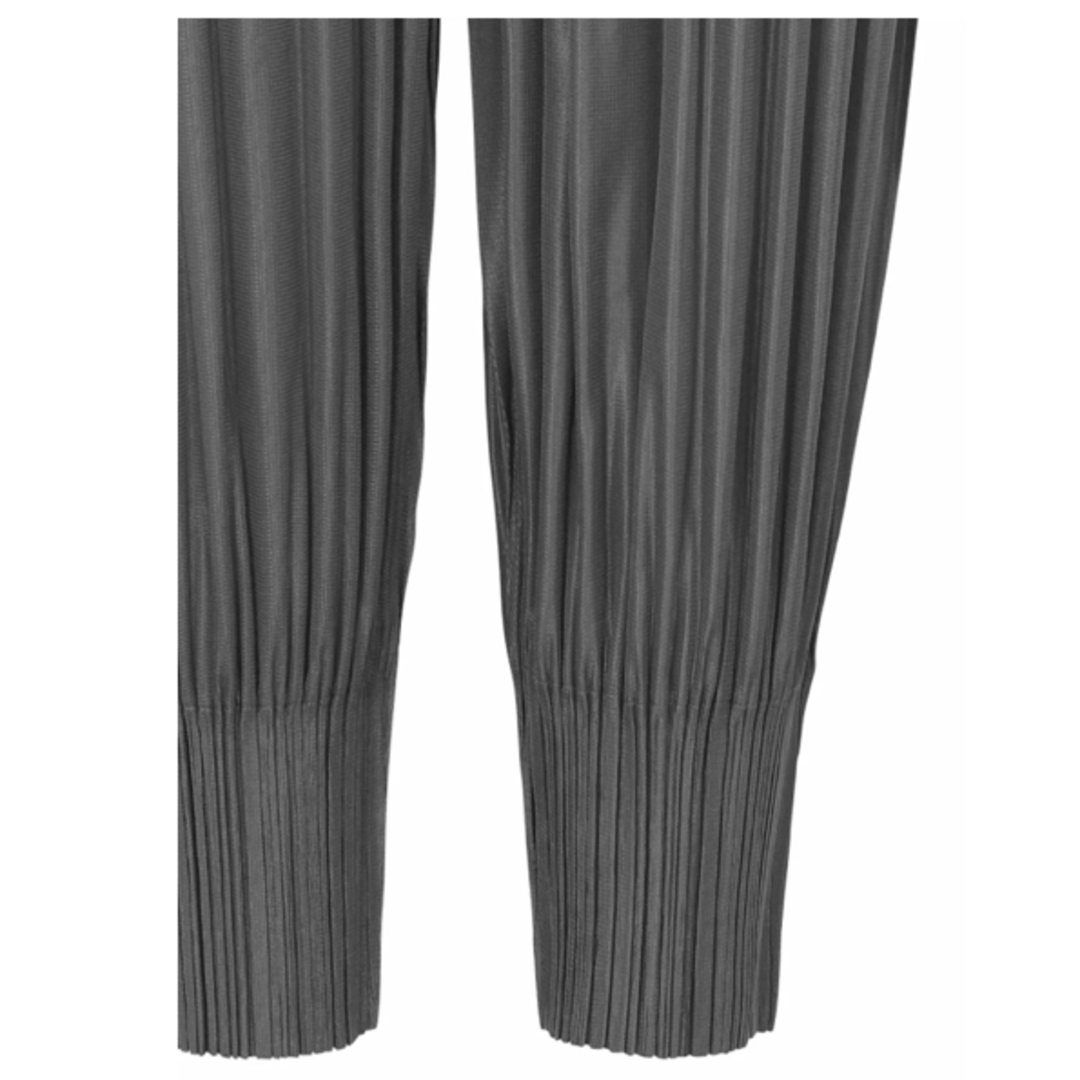 PLEATS PLEASE FLUFFY BASICS BLACK サイズ3 パンツ PLEATS PLEASE FLUFFY BASICS BLACK サイズ3 パンツ