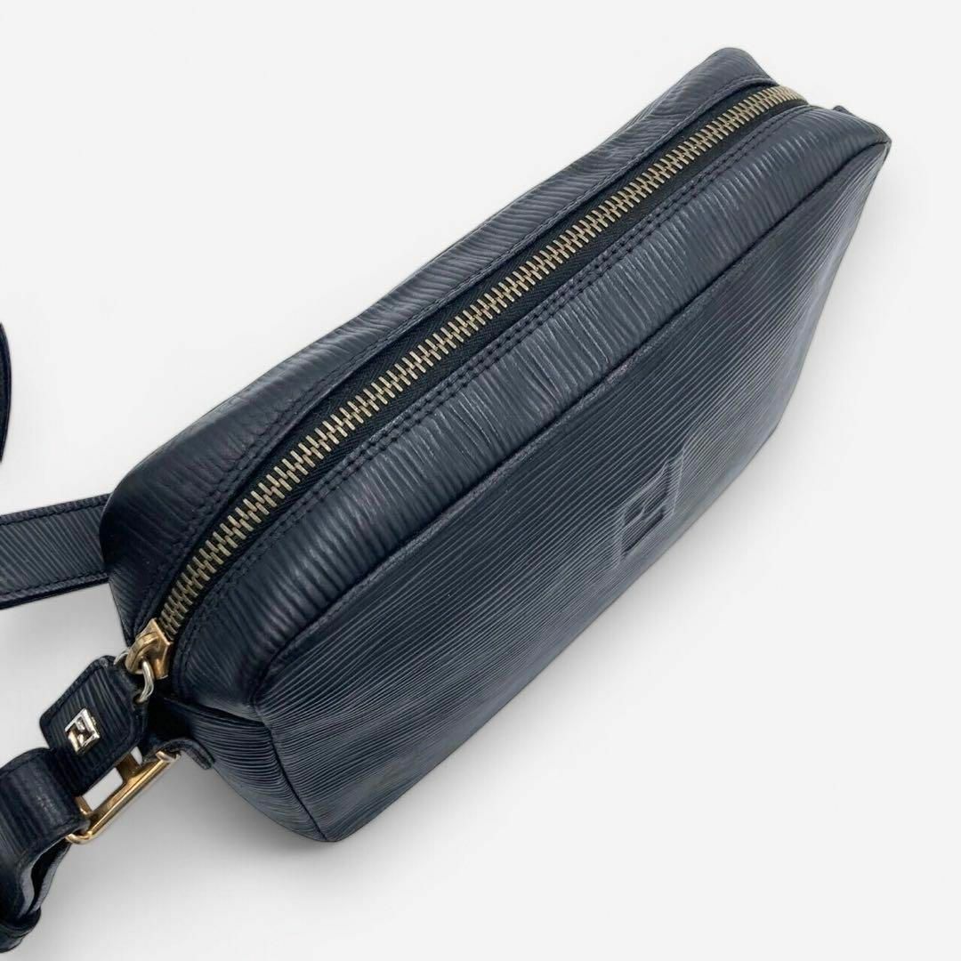 FENDI フェンディ エピ 型押しレザーショルダーバッグ ブラック FENDI フェンディ エピ 型押しレザーショルダーバッグ ブラック