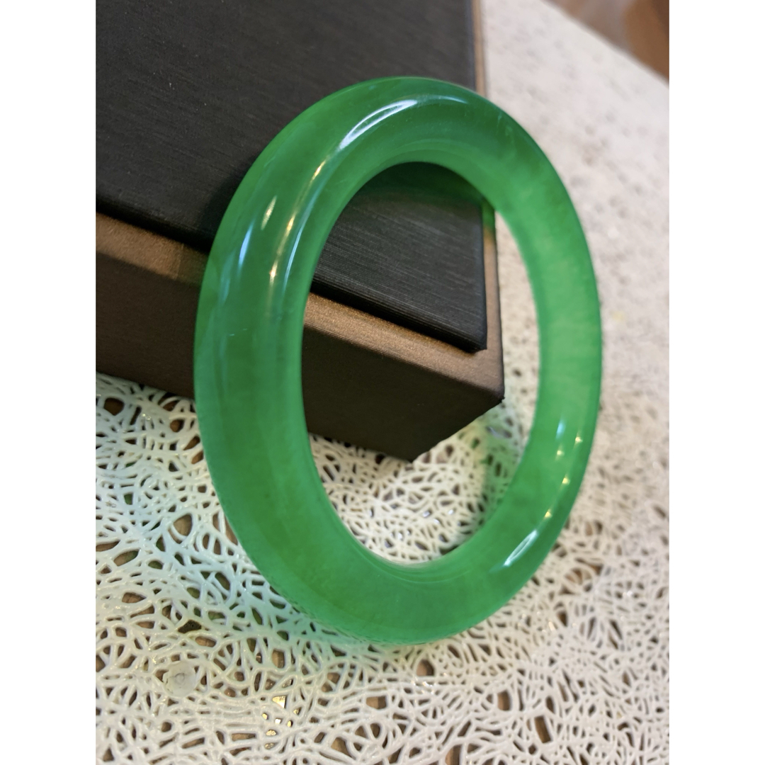 M-228 翡翠 バングル グリーン翡翠 お守り 腕輪 内径56mm M-228 翡翠 バングル グリーン翡翠 お守り 腕輪 内径56mm