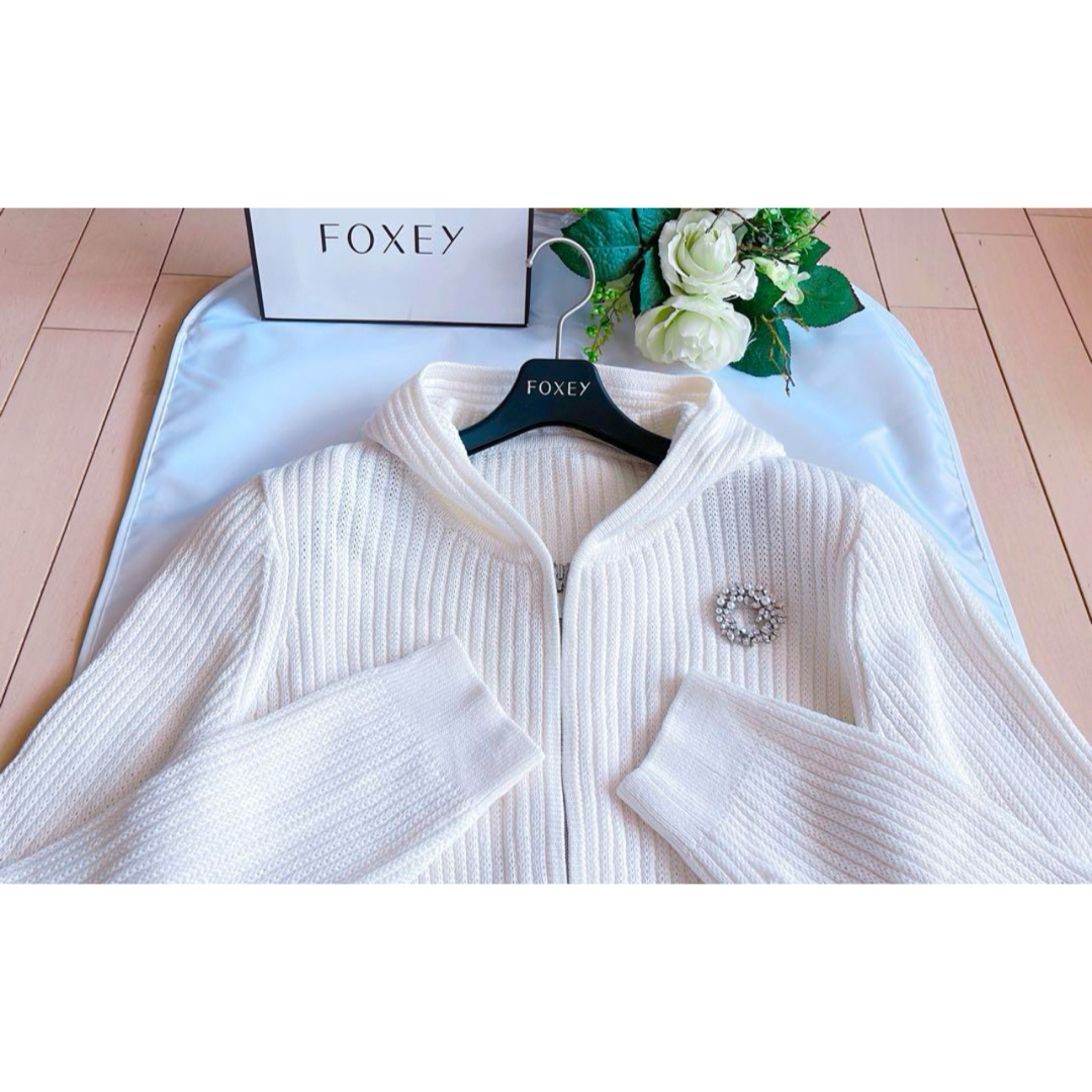 FOXEY Hoodie Fanニットパーカー新品同様38Rene パーカー FOXEY Hoodie Fanニットパーカー新品同様38Rene パーカー