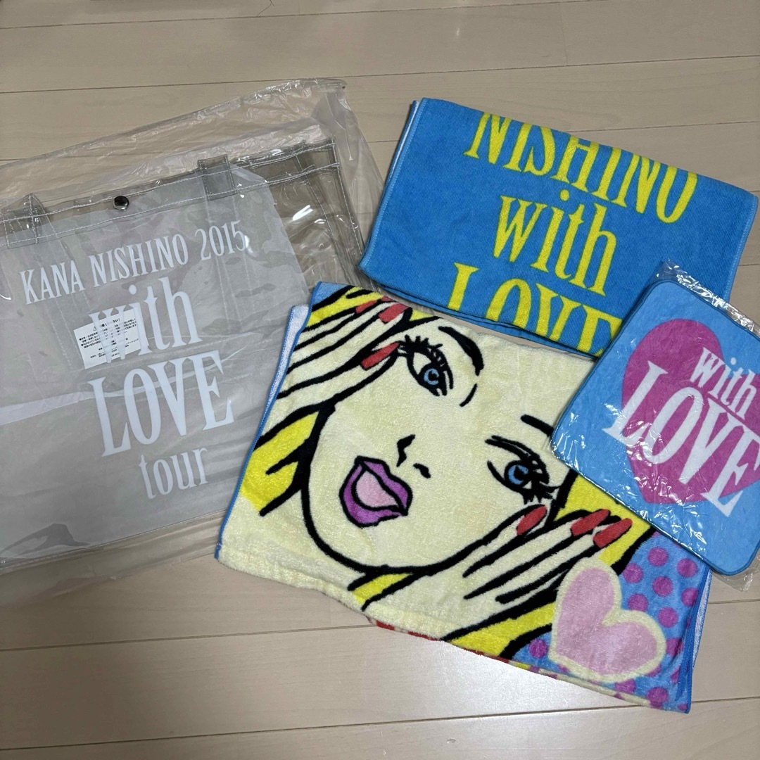 西野カナ with love tour 2015 グッズ セット エンタメ/ホビーのタレントグッズ(ミュージシャン)の商品写真