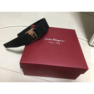 サルヴァトーレフェラガモ(Salvatore Ferragamo)のフェラガモ♡カチューシャ黒ゴールドタイプ(カチューシャ)