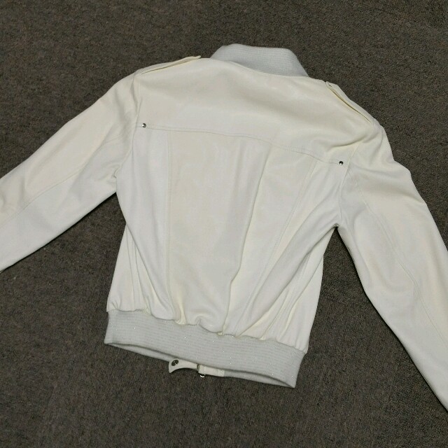 DOUBLE STANDARD CLOTHING(ダブルスタンダードクロージング)のイタリアンラムレザー　ライダース　オフホワイト レディースのジャケット/アウター(ライダースジャケット)の商品写真