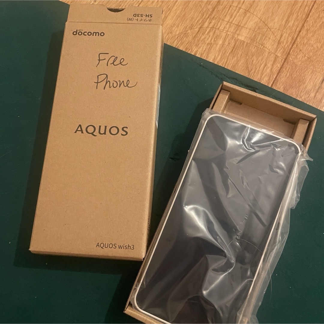 美品 SH-53D AQUOS wish3 ホワイト 美品 SH-53D AQUOS wish3 ホワイト
