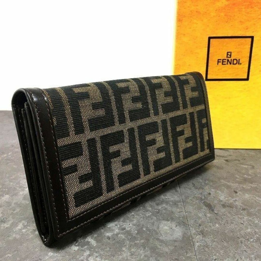 FENDI - 送料込み! 極美品 FENDI 長財布 30851 ズッカ柄 箱付き FENDI - 送料込み! 極美品 FENDI 長財布 30851 ズッカ柄 箱付き
