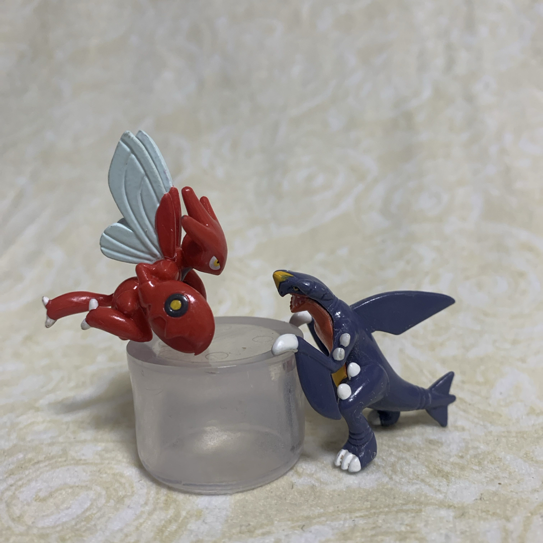 ポケモン フィギュア ハッサム VS ガブリアス エンタメ/ホビーのおもちゃ/ぬいぐるみ(キャラクターグッズ)の商品写真