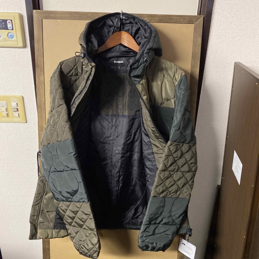DESIGUAL - 【新品】Desigual 生地切替 デザイン中綿ブルゾン L DESIGUAL - 【新品】Desigual 生地切替 デザイン中綿ブルゾン L