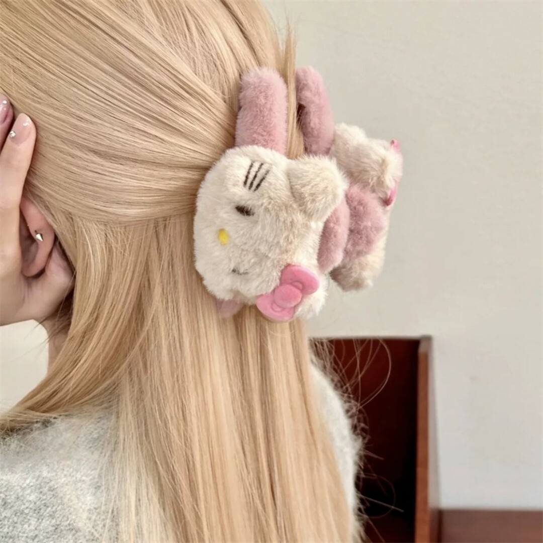 ハローキティ - ふわふわ キティちゃん ヘアクリップ 2種類 ハローキティ - ふわふわ キティちゃん ヘアクリップ 2種類