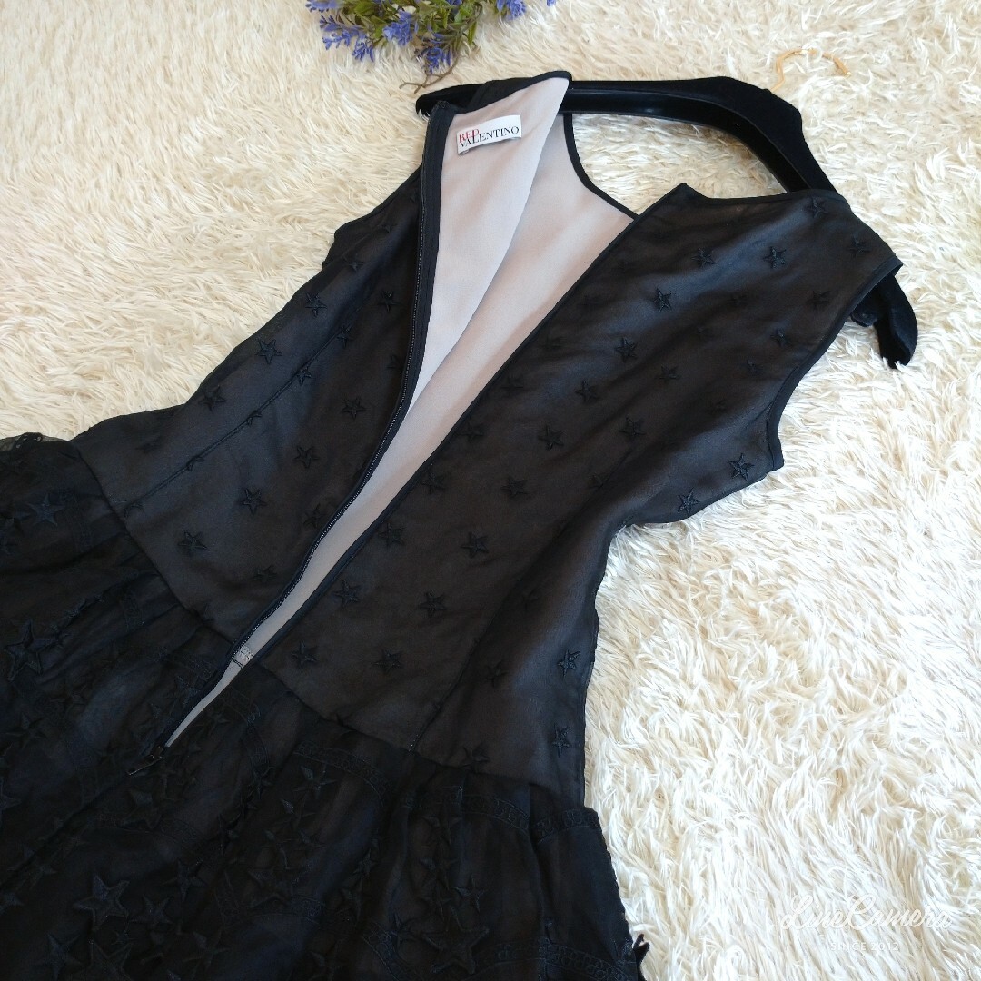 RED VALENTINO ワンピース ドレス 星柄刺繍 シルク100% 38 ひざ RED VALENTINO ワンピース ドレス 星柄刺繍 シルク100% 38 ひざ