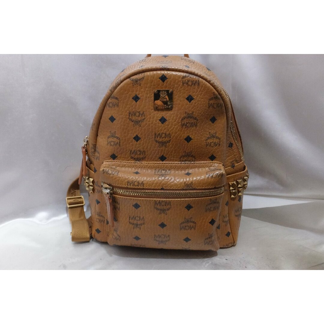MCM サイドスタッズ リュックバックパック MMK6SVE37CO001 MCM サイドスタッズ リュックバックパック MMK6SVE37CO001