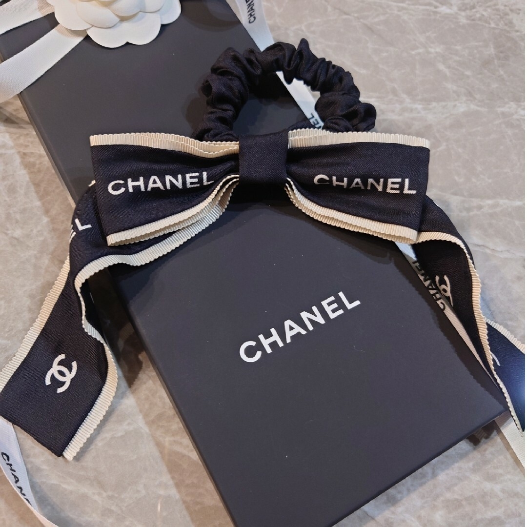 【国内発送】 CHANEL shop|シャネルならラクマ ハニーちゃん's by ヘアゴムの通販 シュシュ リボン CHANEL - ヘアアクセサリー
