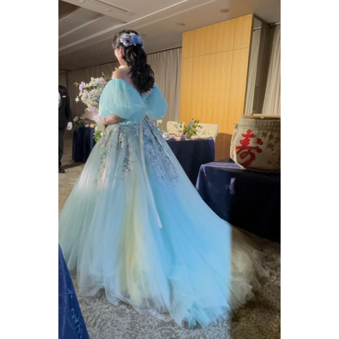 実例写真！パフスリーブ ブルー ソフトチュール ストレッチ ブライダル 結婚式