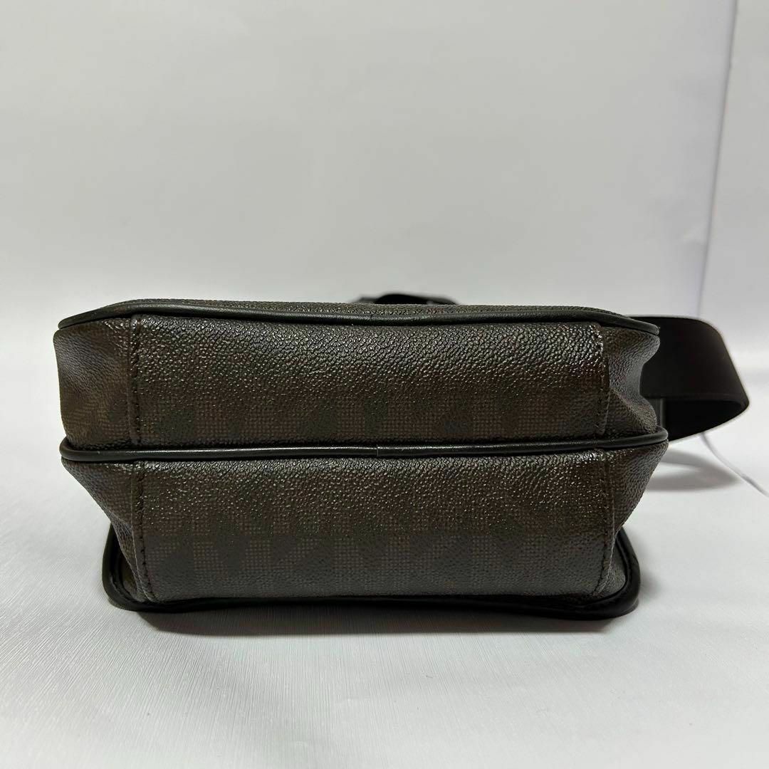美品 マイケルコース ボディーバッグ シグネチャー PVC レザー 美品 マイケルコース ボディーバッグ シグネチャー PVC レザー