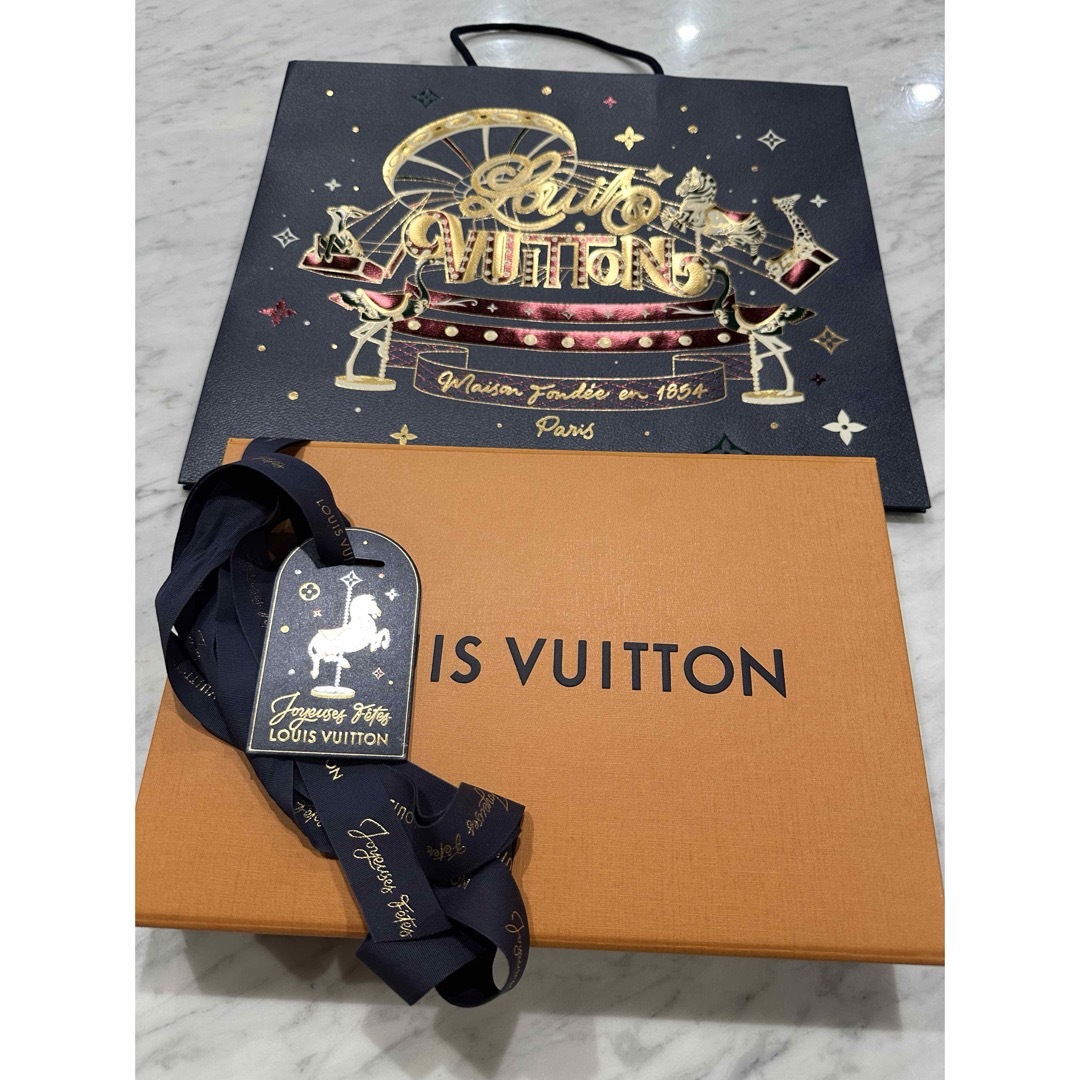 LOUIS VUITTON - ヴィトン クリスマスショッパー 2024の通販 by LOUIS VUITTON - ヴィトン クリスマスショッパー 2024の通販 by