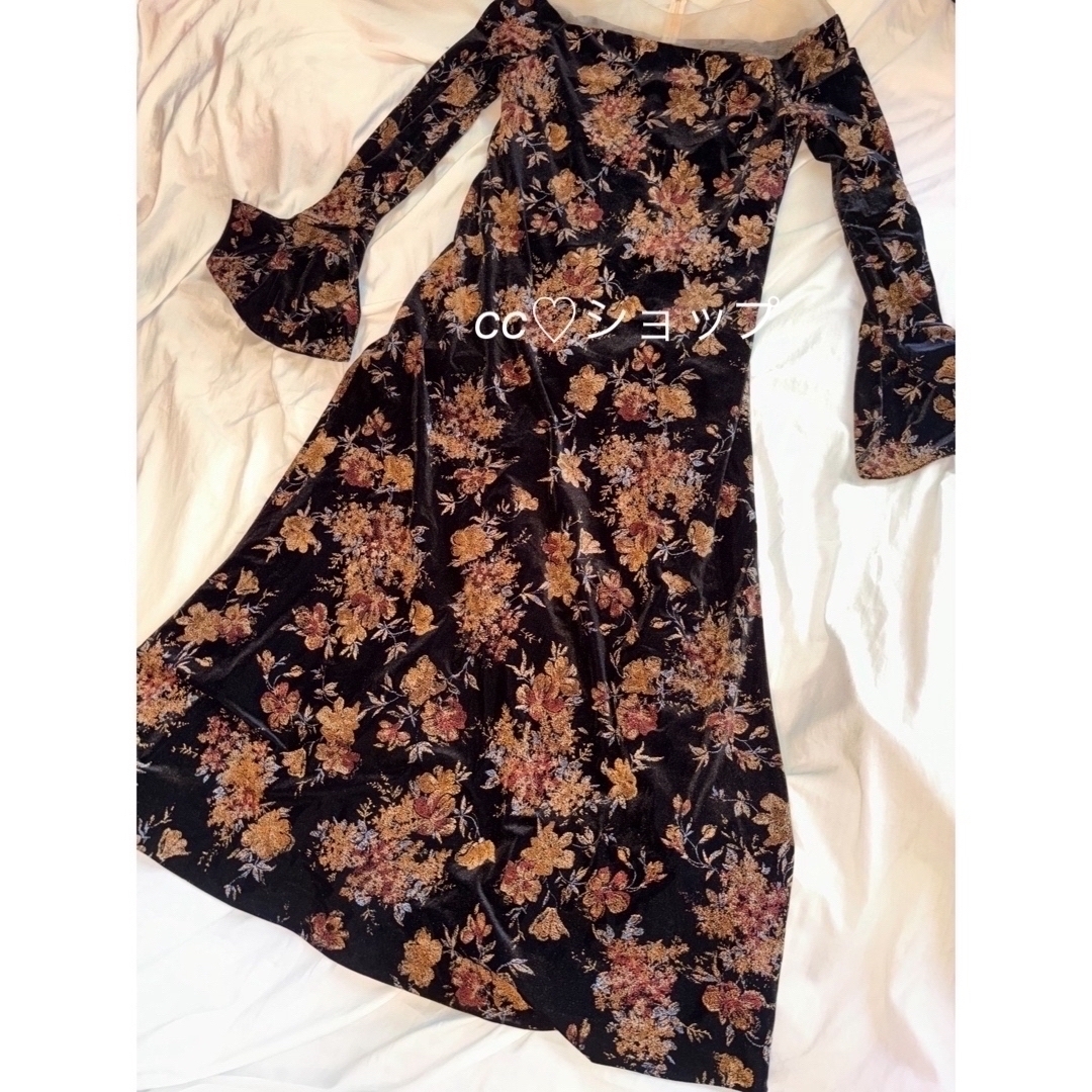 Ameri VINTAGE - 新品 FLOWER PRINT VELOUR DRESS 結婚式の通販 Ameri VINTAGE - 新品 FLOWER PRINT VELOUR DRESS 結婚式の通販