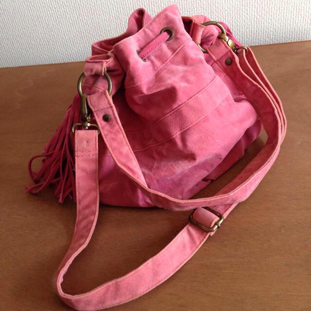 LOWRYS FARM(ローリーズファーム)のピンク ☆ スエードフリンジバッグ レディースのバッグ(ショルダーバッグ)の商品写真