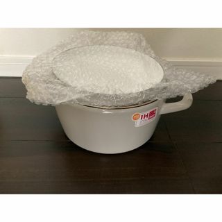 ブルーノ(BRUNO)の[新品未使用] BRUNO 両手鍋 グレージュ BHK280 ブルーノ 琺瑯鍋(鍋/フライパン)