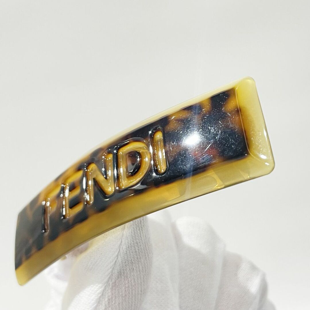 FENDI フェンディ バレッタ 8.8cm×2.5cm ロゴ マーブル 髪留め FENDI フェンディ バレッタ 8.8cm×2.5cm ロゴ マーブル 髪留め
