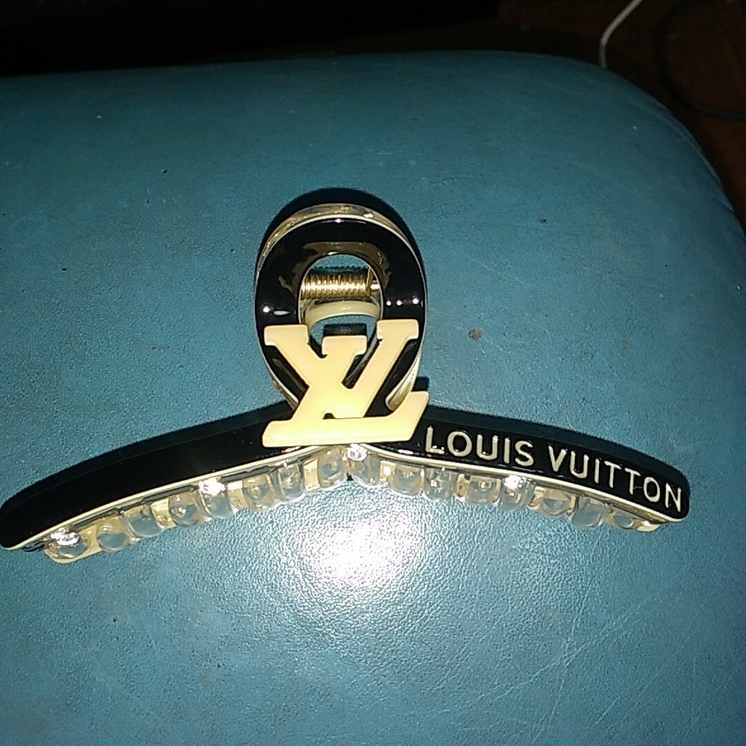 LOUIS VUITTON - Lea新品ルイヴィトンのバレッタノベルティ