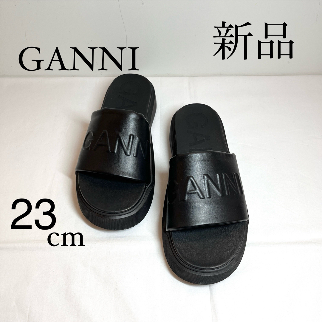 GANNI ガニー エンボスロゴ スライドサンダル ブラック 23cm GANNI ガニー エンボスロゴ スライドサンダル ブラック 23cm