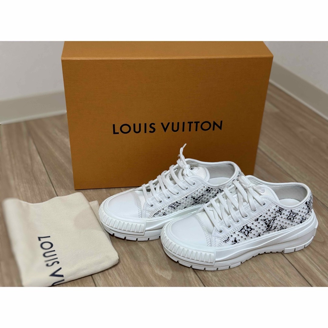 LOUIS VUITTON - 極美品✨ルイヴィトン LV スクァッドライン LOUIS VUITTON - 極美品✨ルイヴィトン LV スクァッドライン