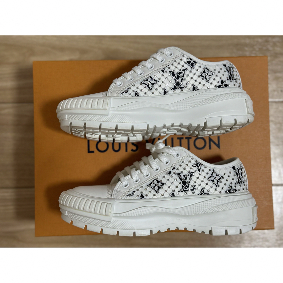 LOUIS VUITTON - 極美品✨ルイヴィトン LV スクァッドライン LOUIS VUITTON - 極美品✨ルイヴィトン LV スクァッドライン