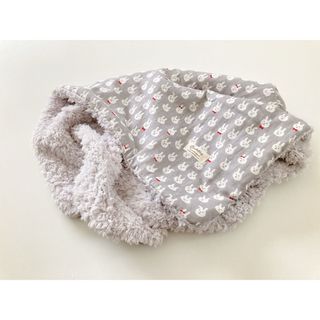 プードルボアケット　おしゃれうさぎ　くすみグレー　ハンドメイド　毛布　ひざ掛け(おくるみ/ブランケット)