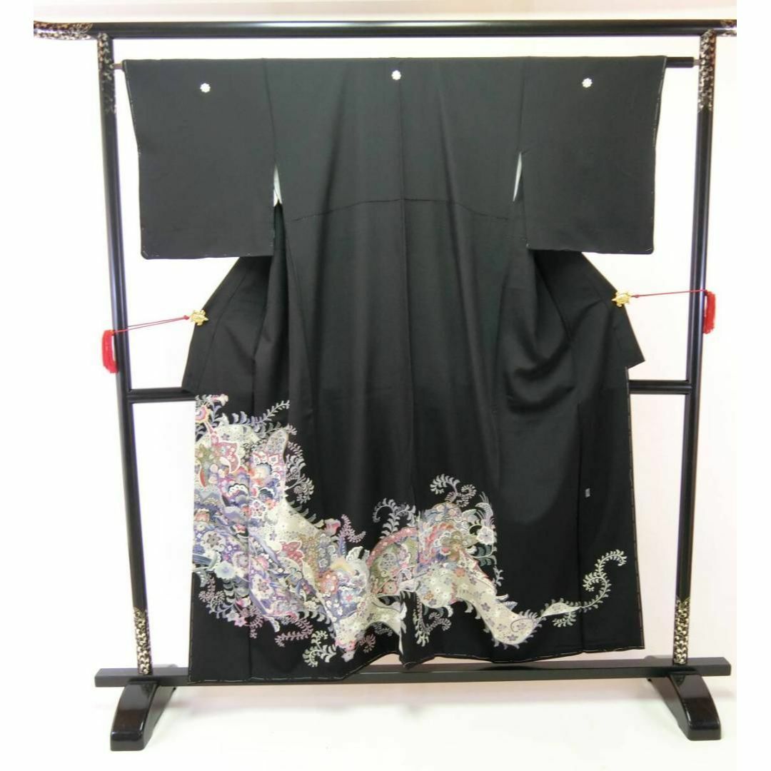 Q3197】Sお仕立て上がり正絹留袖 加賀友禅 黒地に花柄 染め抜き Q3197】Sお仕立て上がり正絹留袖 加賀友禅 黒地に花柄 染め抜き