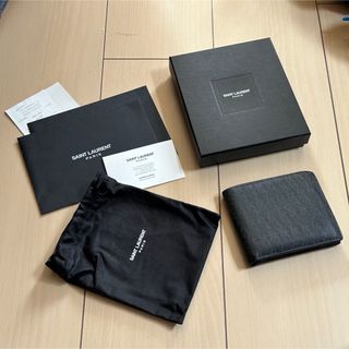 Yves Saint Laurent(折り財布)のフリマアイテム一覧 Yves Saint Laurent(折り財布)のフリマアイテム一覧