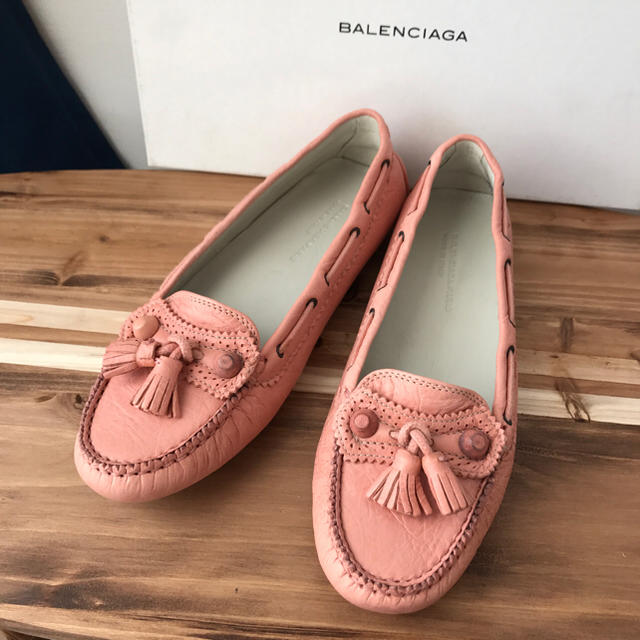 Balenciaga(バレンシアガ)のBALENCIAGA（バレンシアガ）タッセル付フラットシューズ スリッポン 35 レディースの靴/シューズ(スリッポン/モカシン)の商品写真