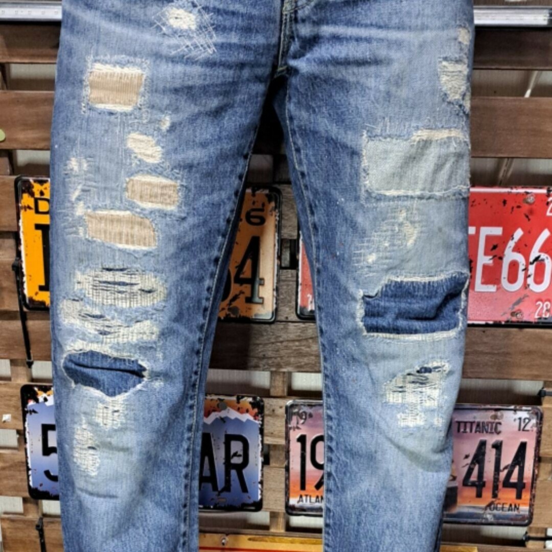 定価5万 ヒステリックグラマー DUR加工 スタッズ デニム ジーンズ 31 定価5万 ヒステリックグラマー DUR加工 スタッズ デニム ジーンズ 31