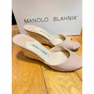 MANOLO BLAHNIK(ベージュ系)のフリマアイテム一覧 MANOLO BLAHNIK(ベージュ系)のフリマアイテム一覧