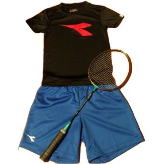 ディアドラ(DIADORA)の超美品✨　DIADORA　ウエアセットで(バドミントン)