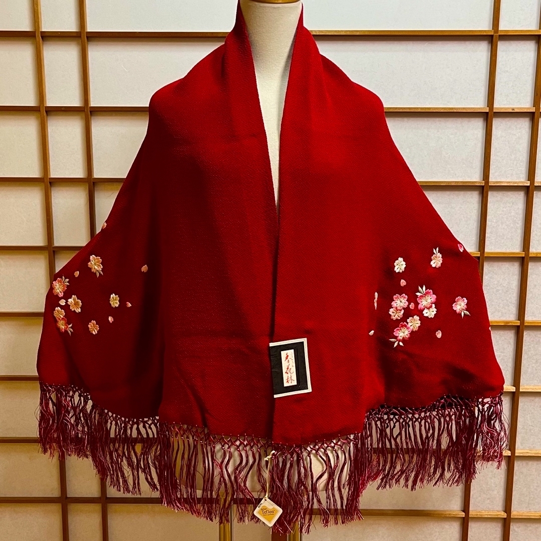 着物ショール 振袖ストール 絹100%縮緬 小桜刺繍入 大判ショール 着物ショール 振袖ストール 絹100%縮緬 小桜刺繍入 大判ショール