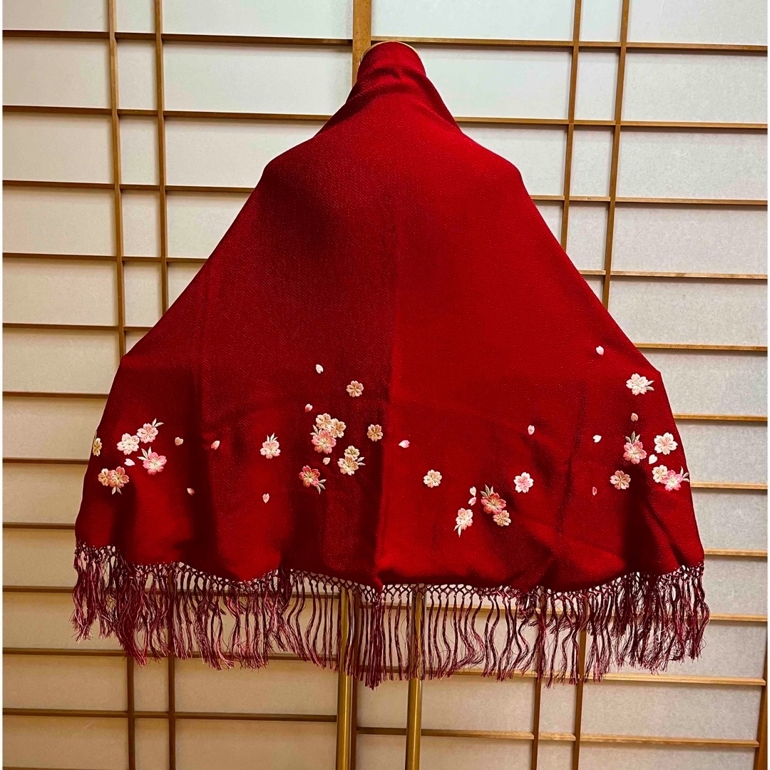 着物ショール 振袖ストール 絹100%縮緬 小桜刺繍入 大判ショール 着物ショール 振袖ストール 絹100%縮緬 小桜刺繍入 大判ショール