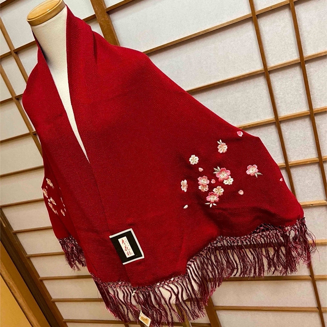 着物ショール 振袖ストール 絹100%縮緬 小桜刺繍入 大判ショール 着物ショール 振袖ストール 絹100%縮緬 小桜刺繍入 大判ショール