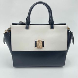 FURLA(ホワイト/白色系)のフリマアイテム一覧 FURLA(ホワイト/白色系)のフリマアイテム一覧