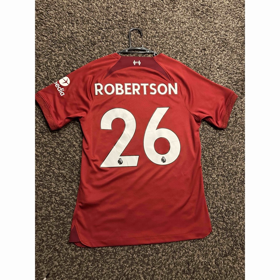 リヴァプール アンドリュー・ロバートソン (2022/23 Home Kit) リヴァプール アンドリュー・ロバートソン (2022/23 Home Kit)