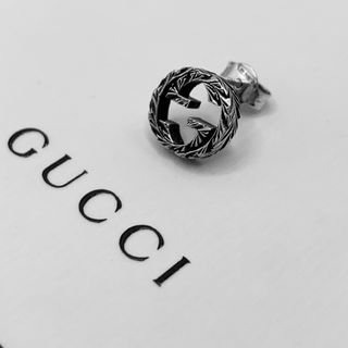 GUCCI - 【超美品】GUCCI ピアス インターロッキングG 燻 片耳 GUCCI - 【超美品】GUCCI ピアス インターロッキングG 燻 片耳