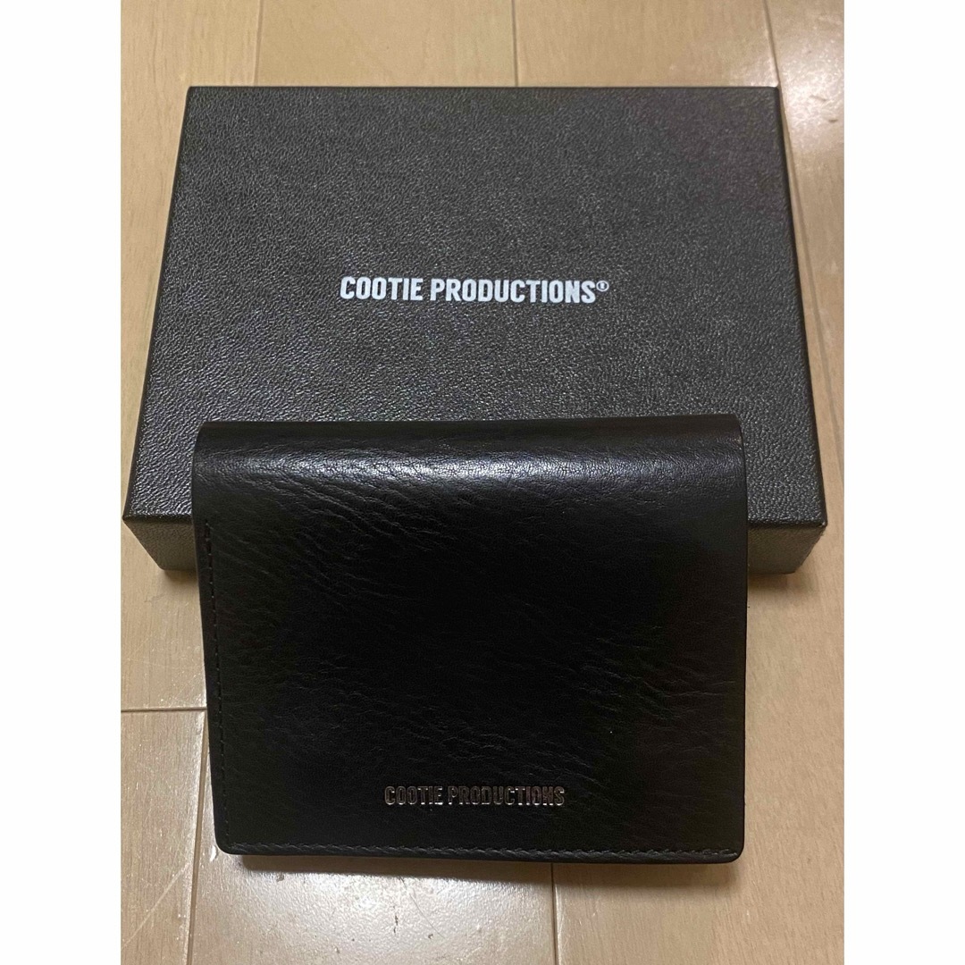 COOTIE - COOTIE 「Leather Compact Purse」 の通販 by COOTIE - COOTIE 「Leather Compact Purse」 の通販 by