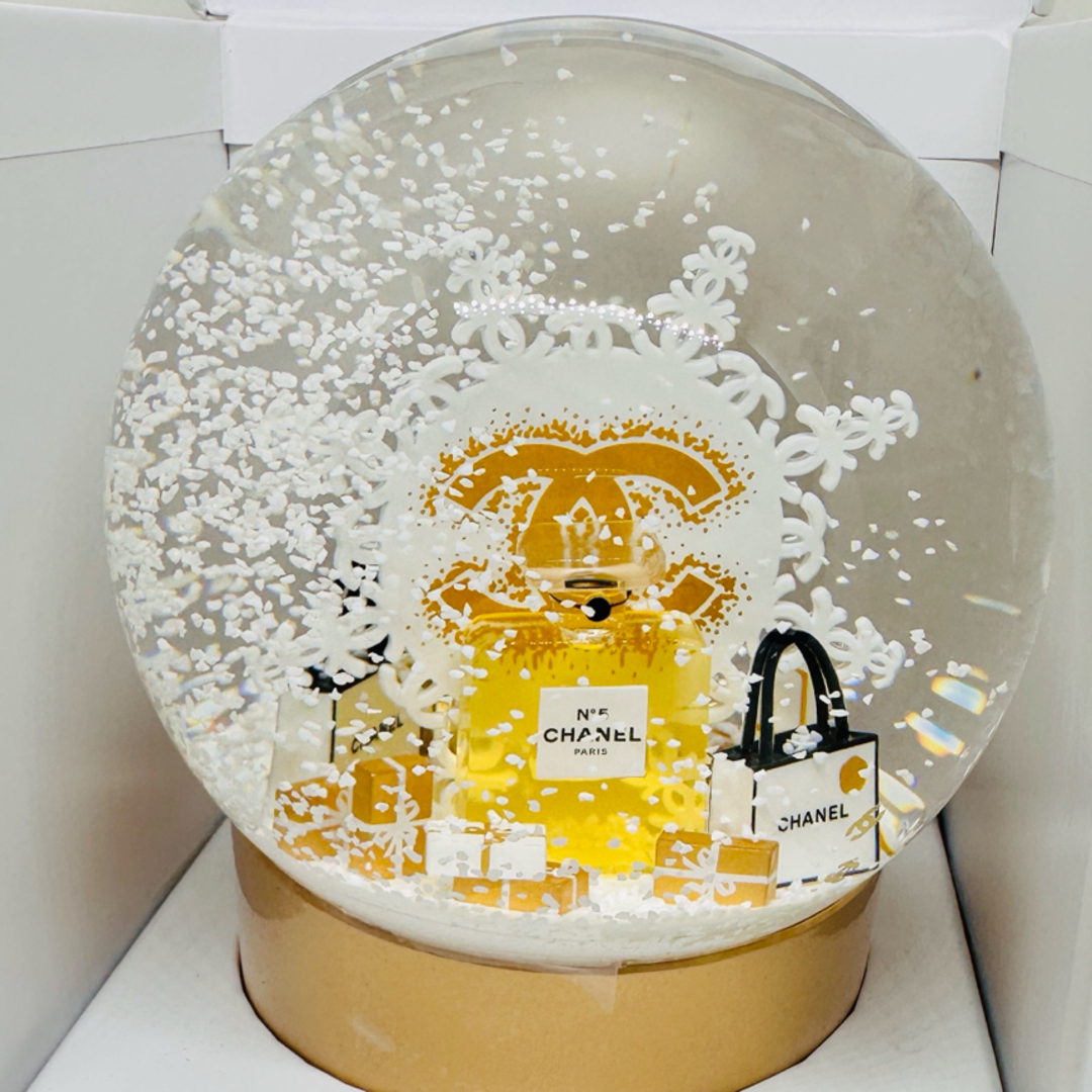 CHANEL - 2024年クリスマス限定/シャネルスノードームの通販 by CHANEL - 2024年クリスマス限定/シャネルスノードームの通販 by