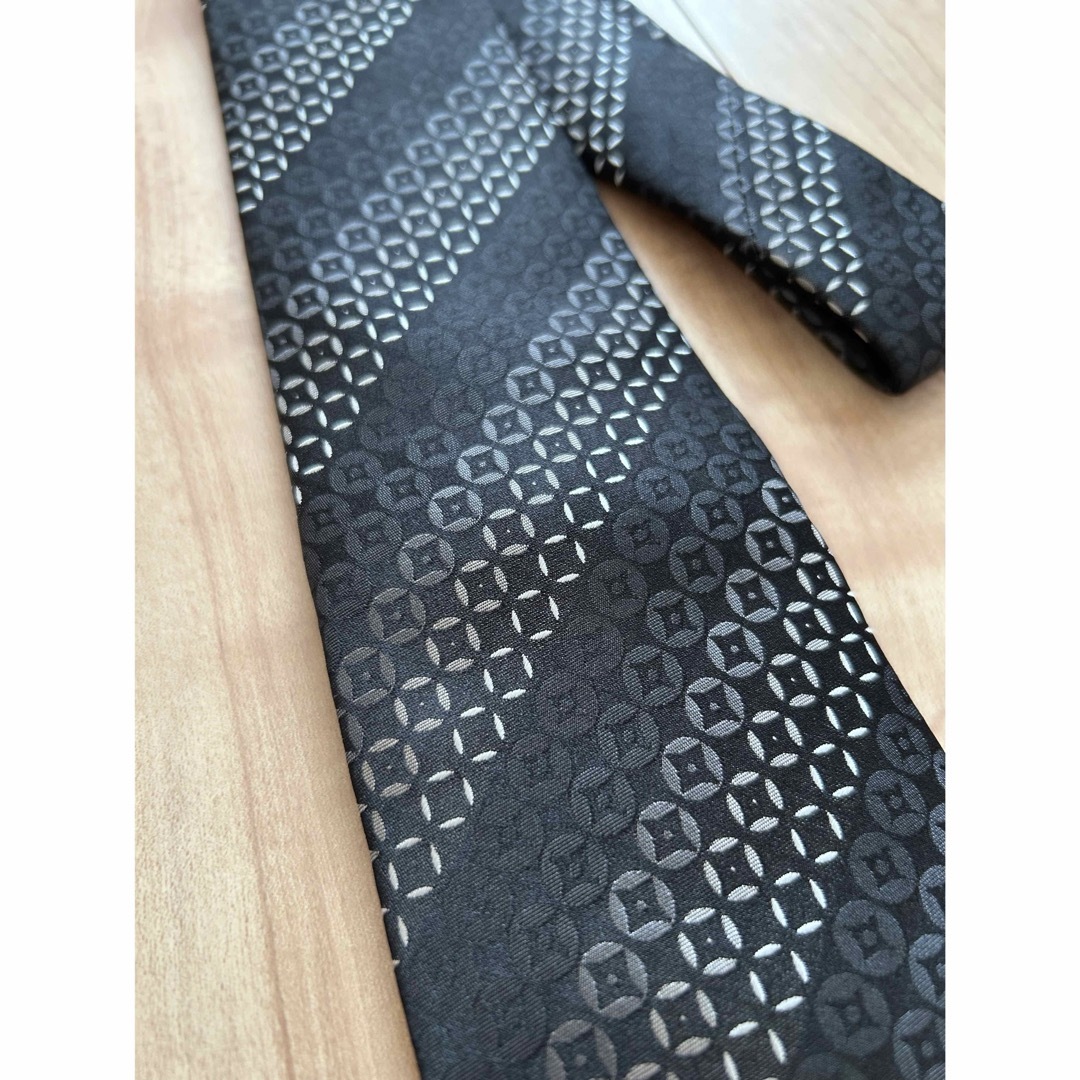 美品!LOUIS VUITTON ルイ・ヴィトン ハイブランド ネクタイ 美品!LOUIS VUITTON ルイ・ヴィトン ハイブランド ネクタイ