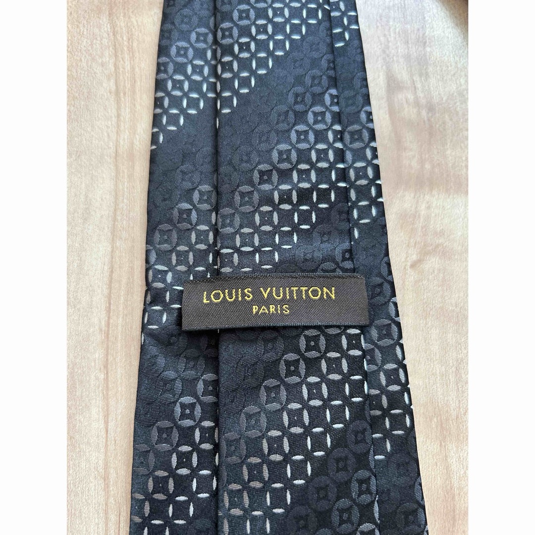 美品!LOUIS VUITTON ルイ・ヴィトン ハイブランド ネクタイ 美品!LOUIS VUITTON ルイ・ヴィトン ハイブランド ネクタイ