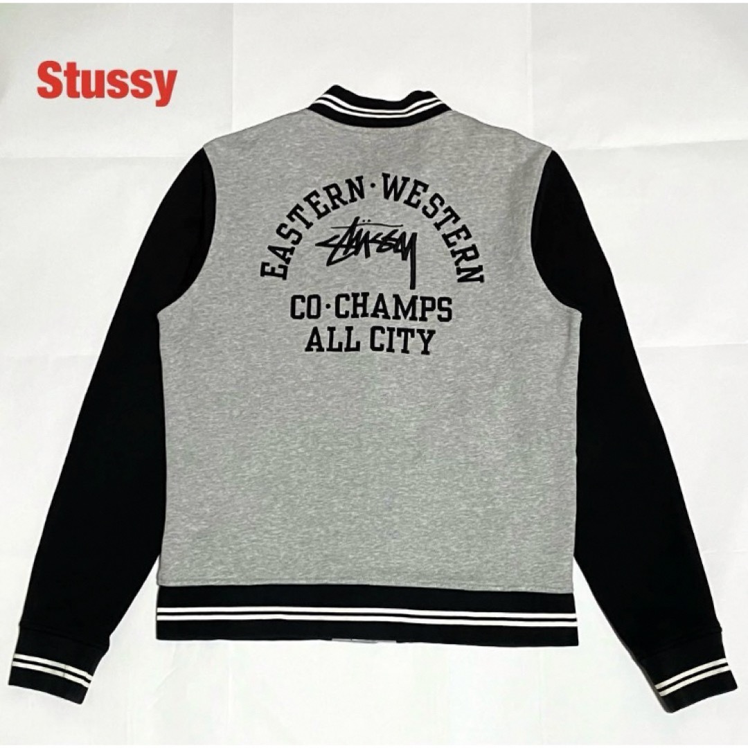 STUSSY - Stussy ステューシー スタジャン カレッジロゴ 刺繍 STUSSY - Stussy ステューシー スタジャン カレッジロゴ 刺繍